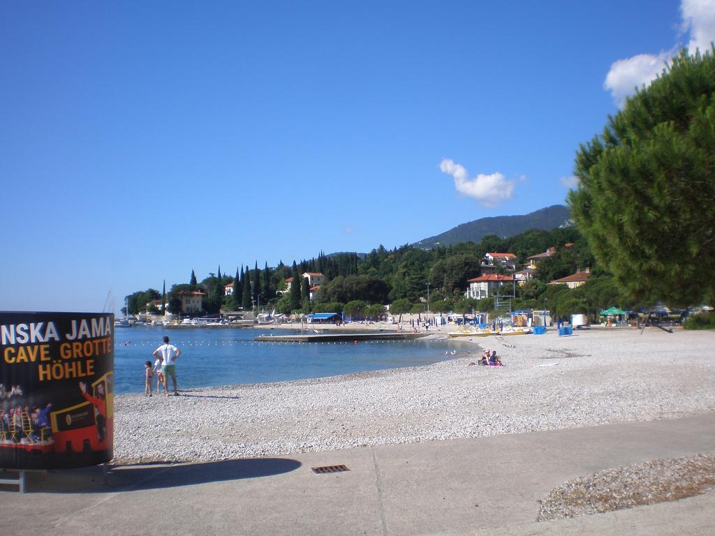 Tivoli Apartment Ičići Buitenkant foto