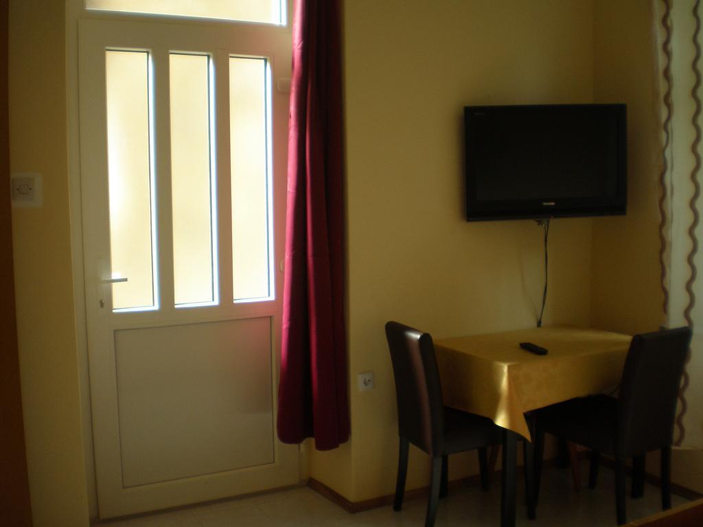 Tivoli Apartment Ičići Buitenkant foto